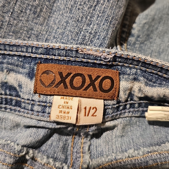 ✨ XOXO Y2K Denim Flare Panel Skirt Raw Hem Size 1/2 - Picture 3 of 5